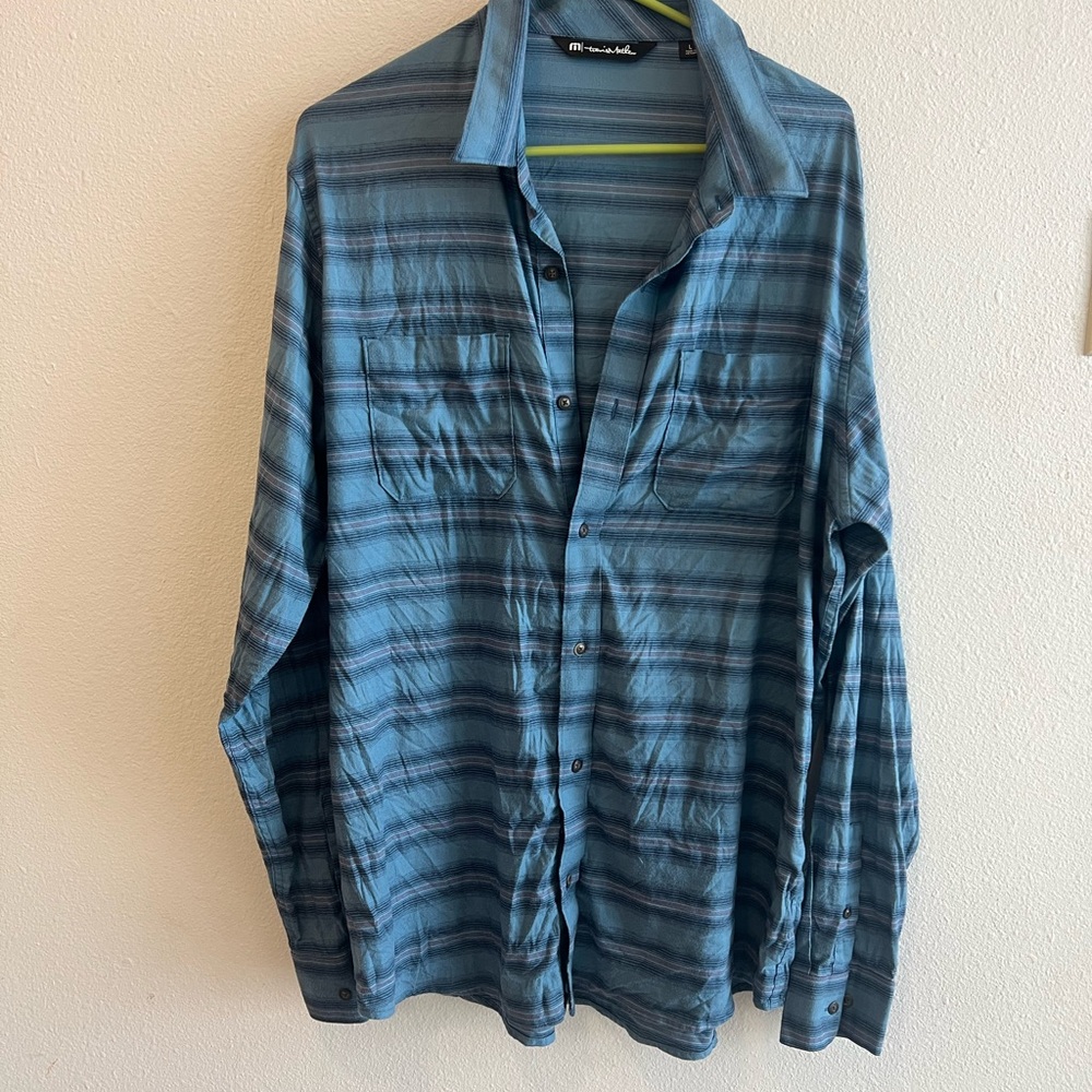 Travis Mathew Men’s Light Blue Striped Button Up Shirt Size Large